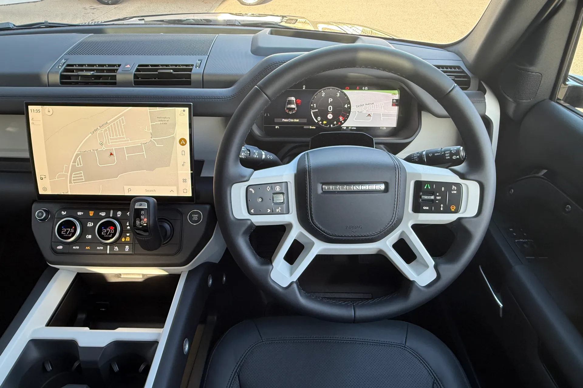 LAND ROVER Defender 90 thumbnail image number 37