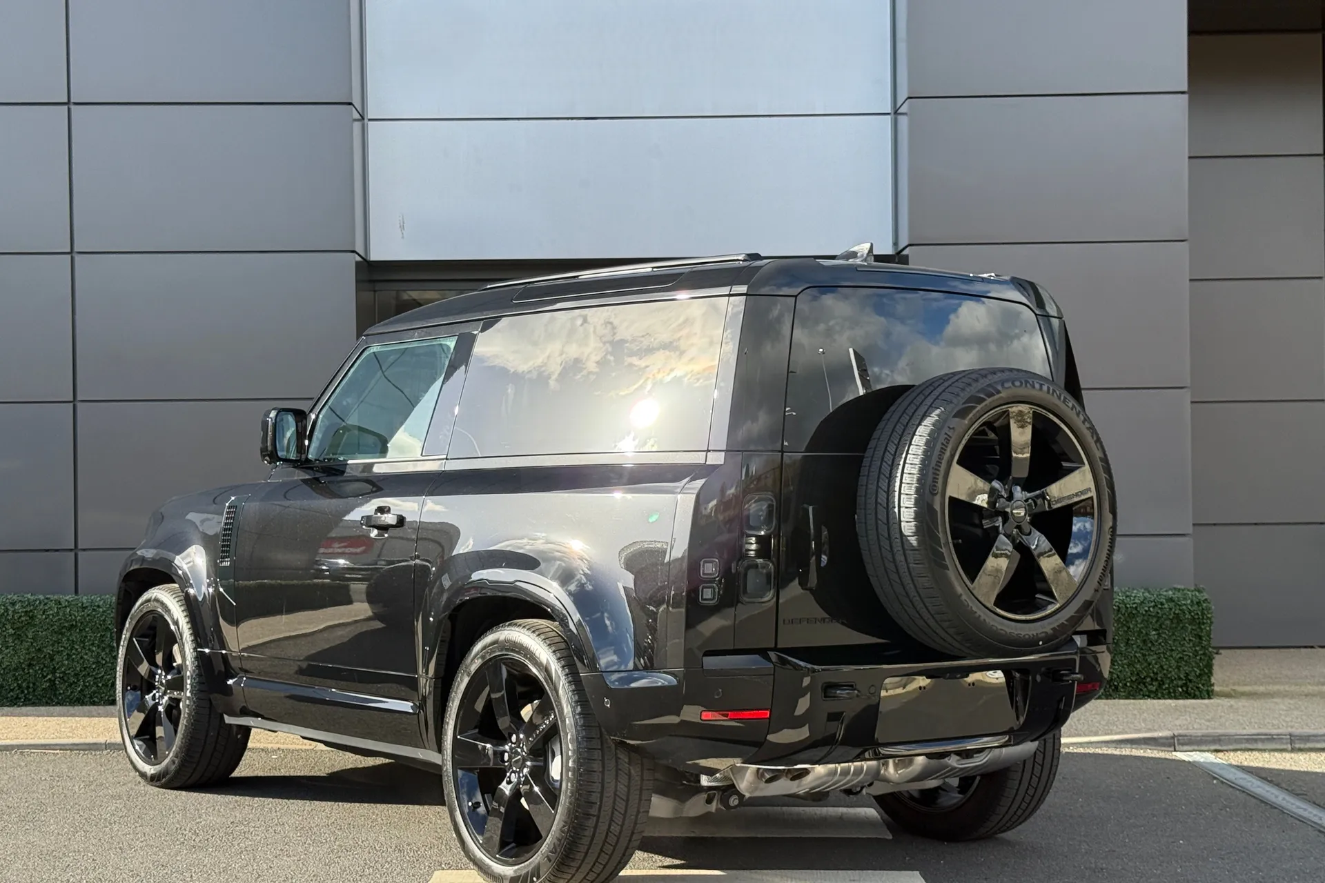 LAND ROVER Defender 90 thumbnail image number 16