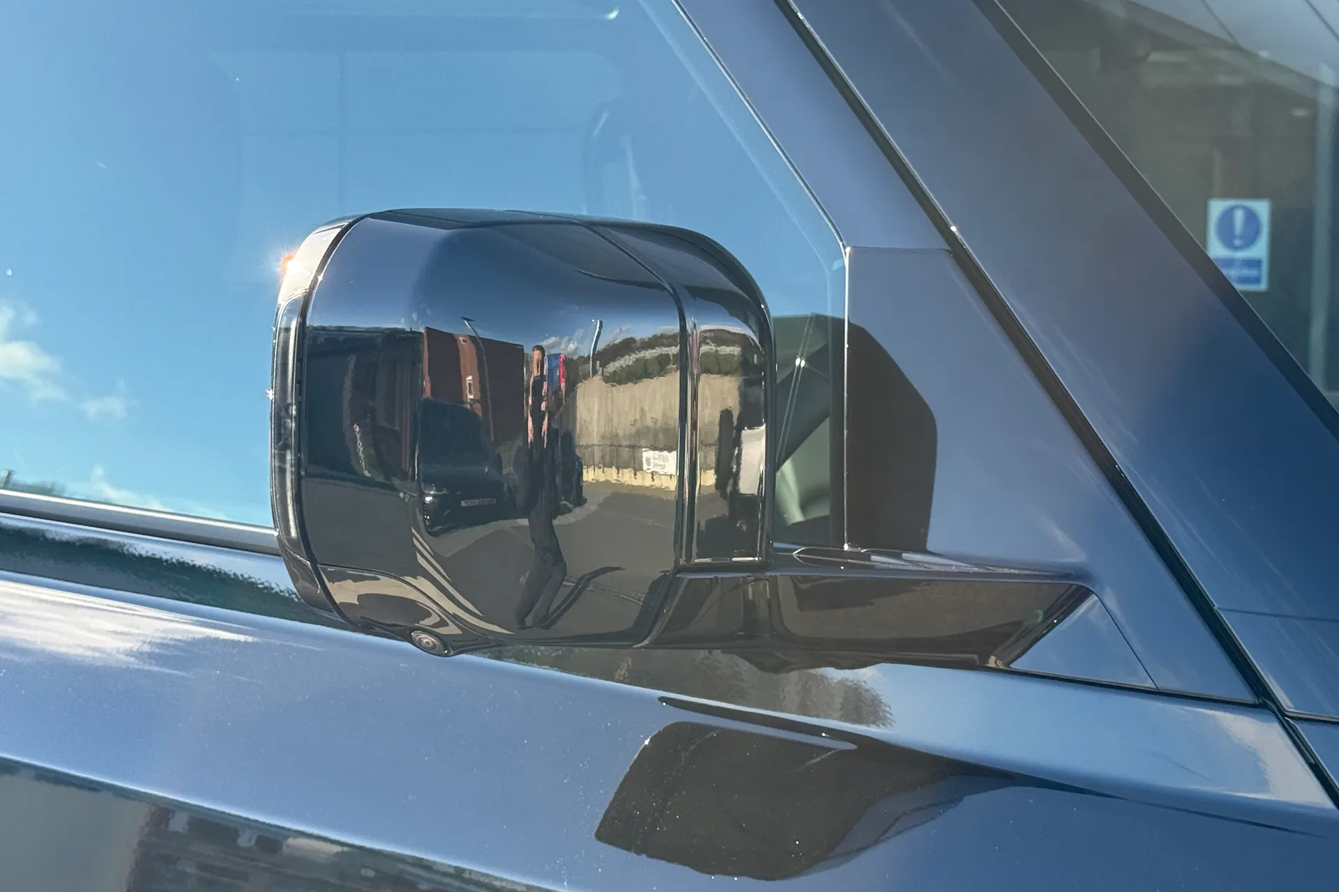 LAND ROVER Defender 90 thumbnail image number 35