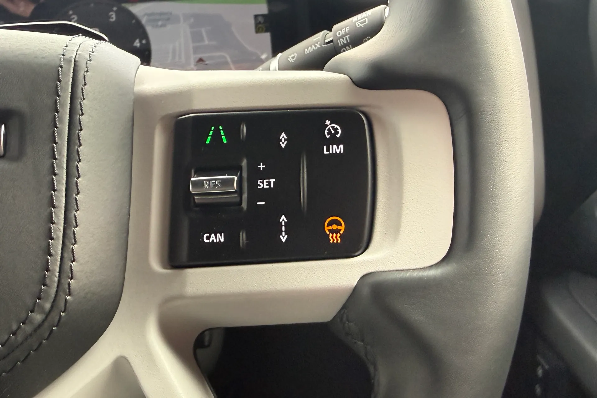 LAND ROVER Defender 90 thumbnail image number 42