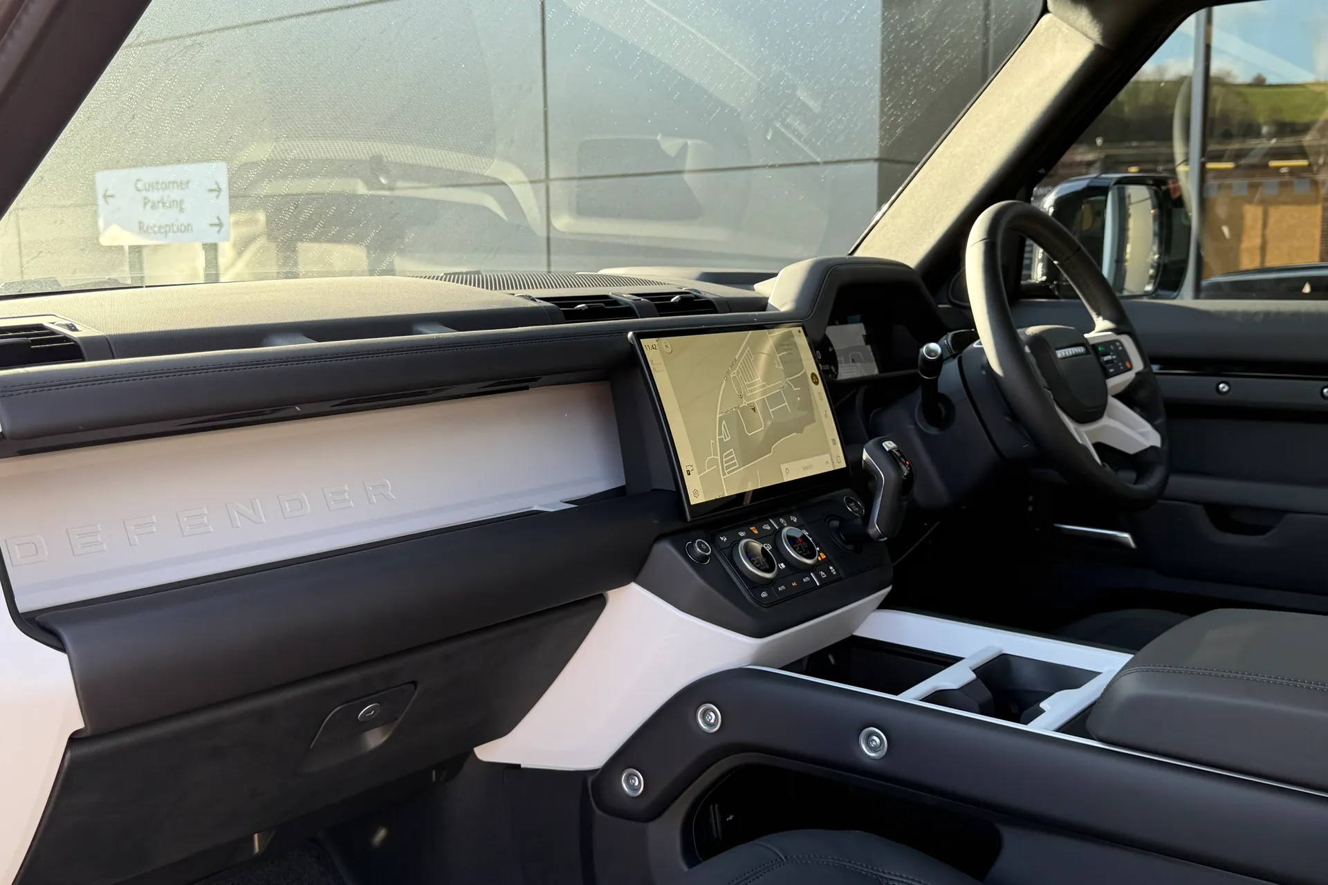 LAND ROVER Defender 90 thumbnail image number 58