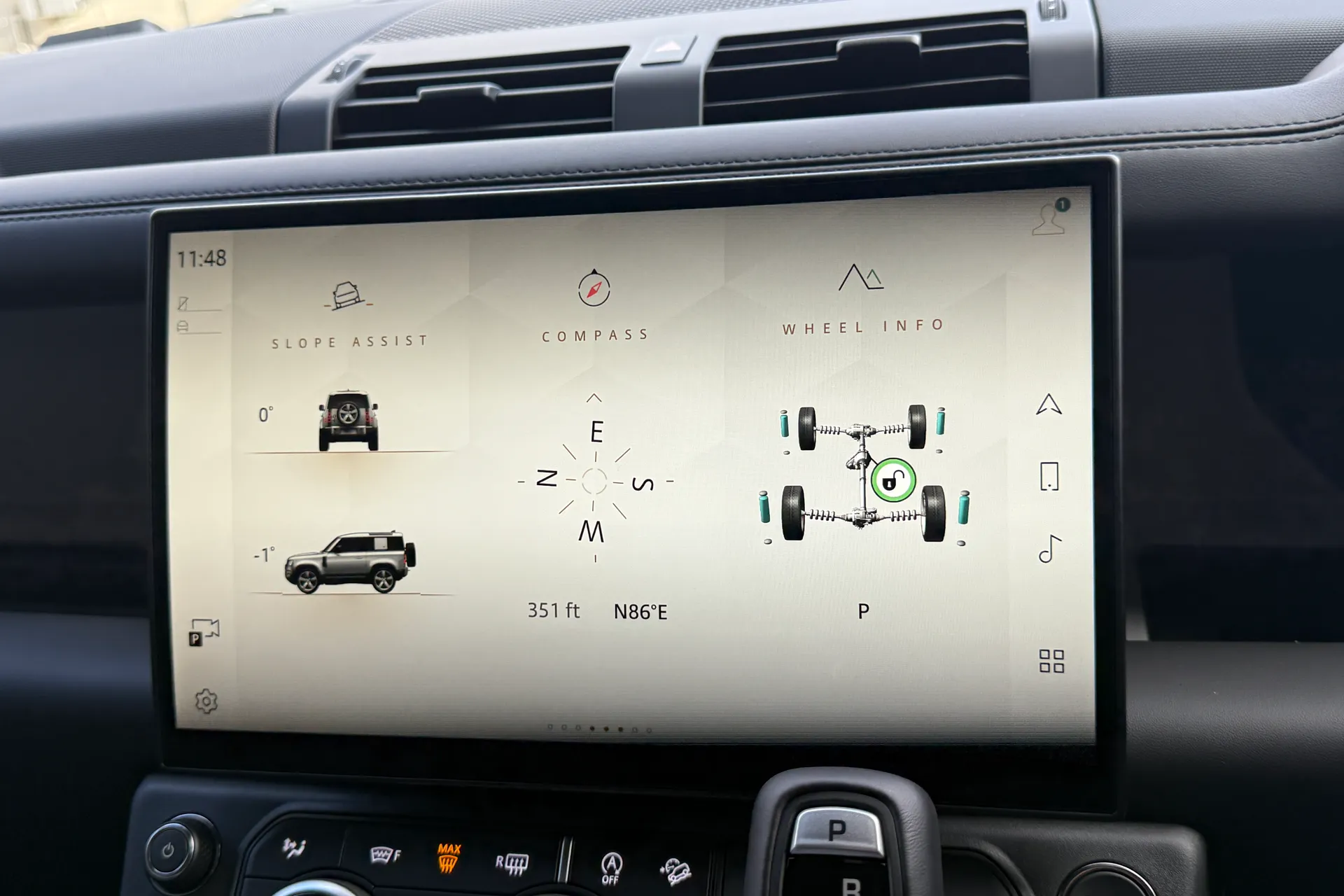 LAND ROVER Defender 90 thumbnail image number 65