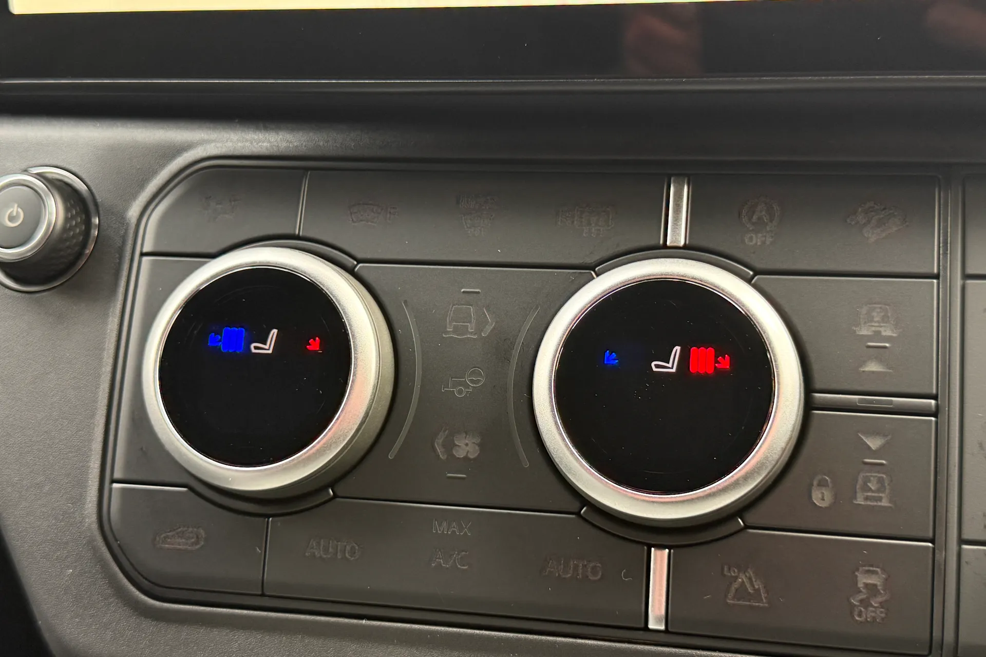 LAND ROVER Defender 90 thumbnail image number 27