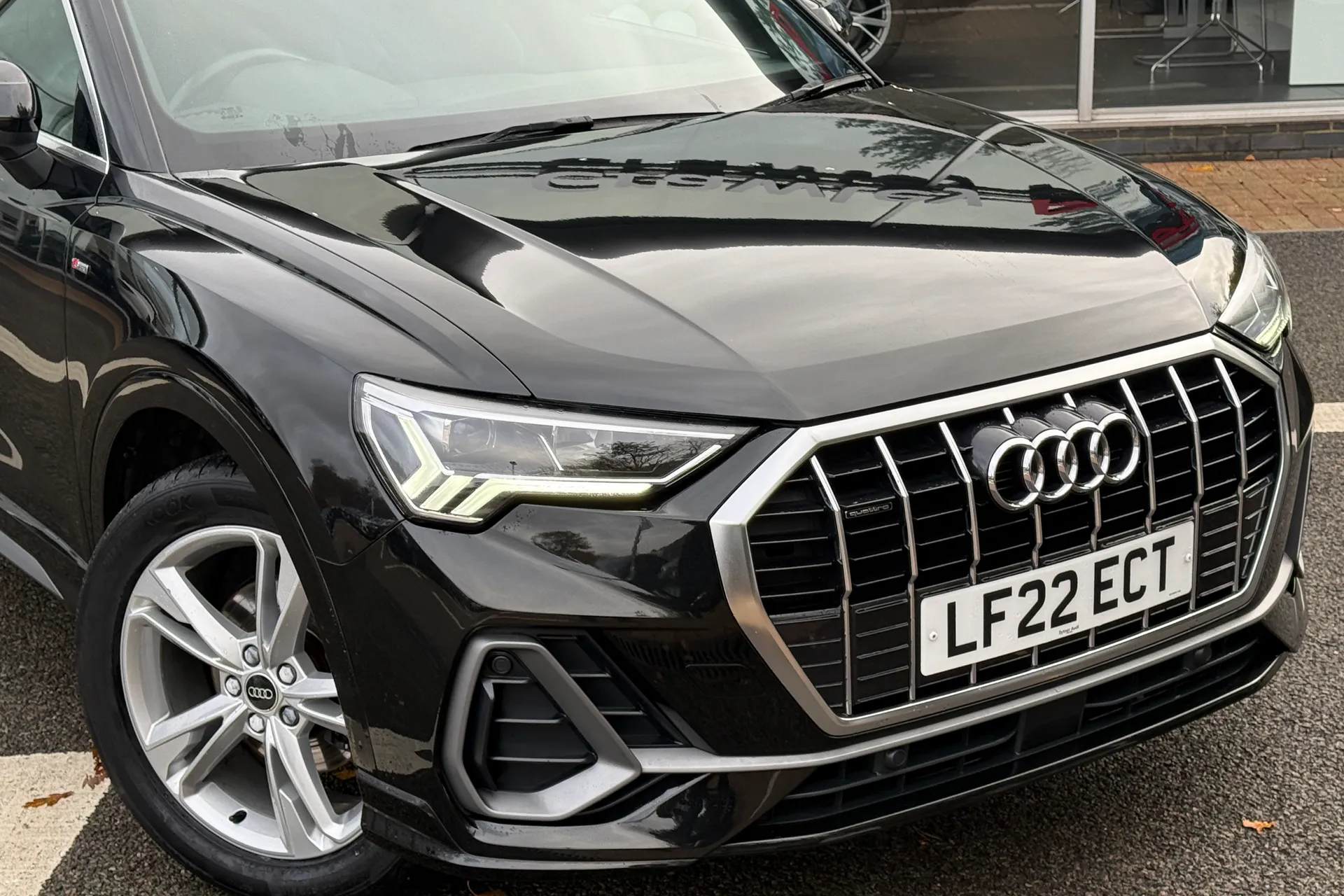 Audi Q3 thumbnail image number 25