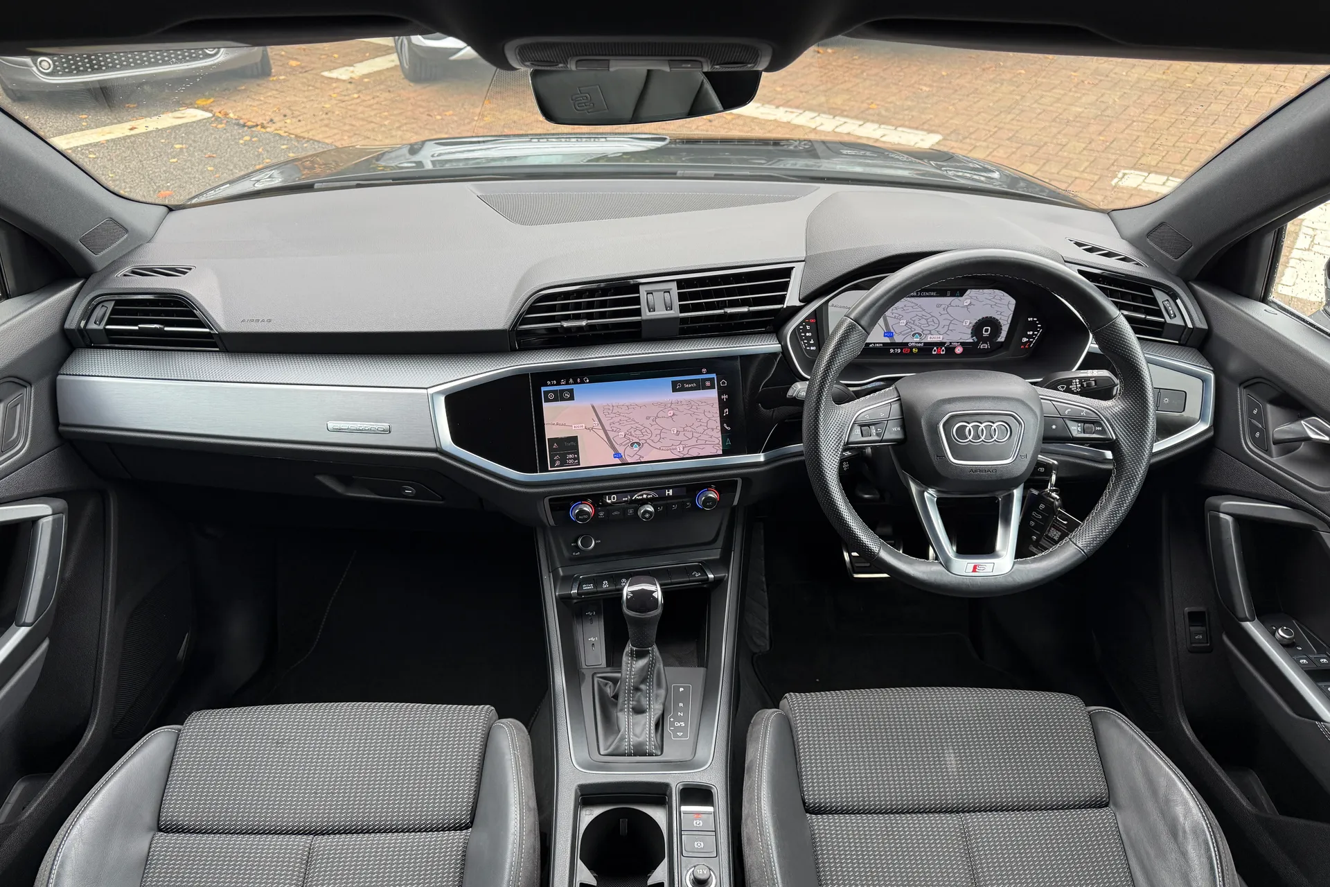 Audi Q3 thumbnail image number 3