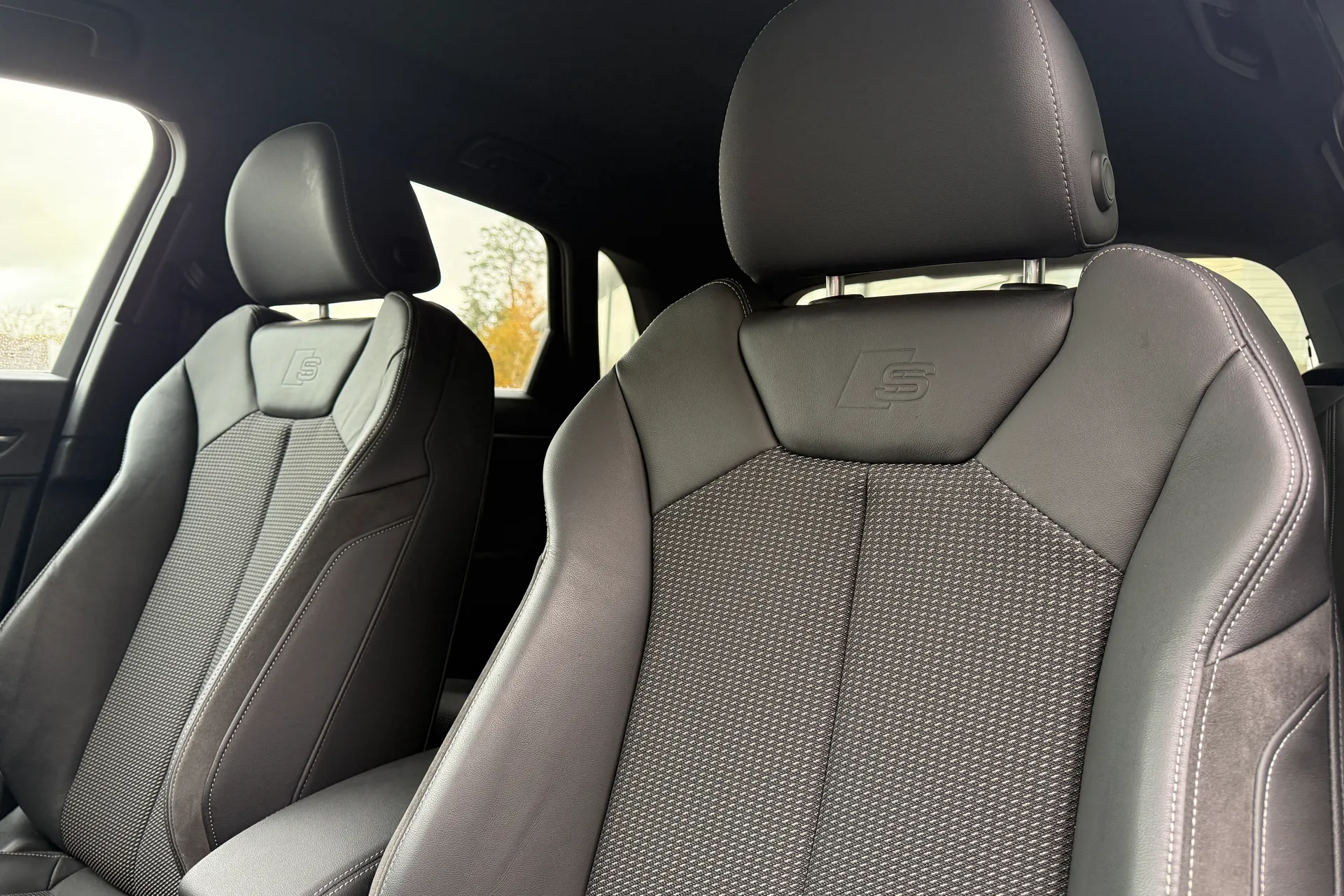 Audi Q3 thumbnail image number 18