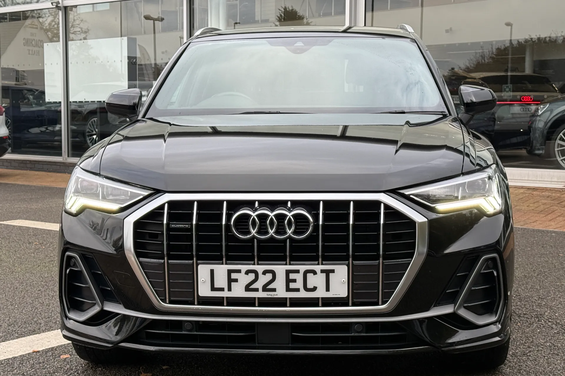 Audi Q3 thumbnail image number 15