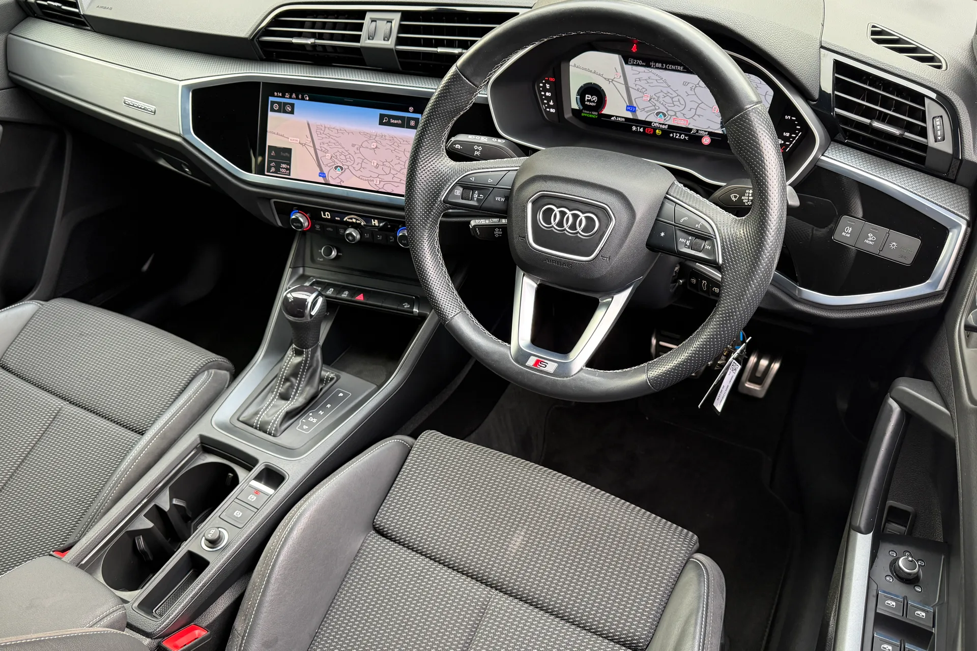 Audi Q3 thumbnail image number 12