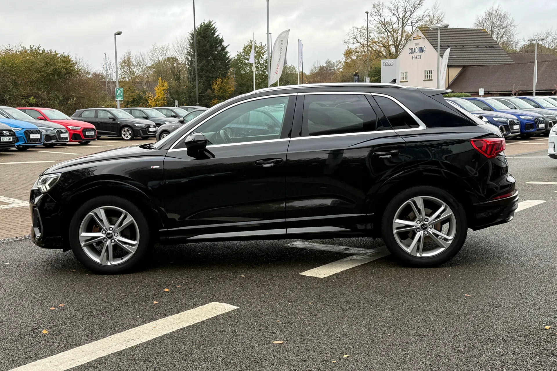 Audi Q3 thumbnail image number 14