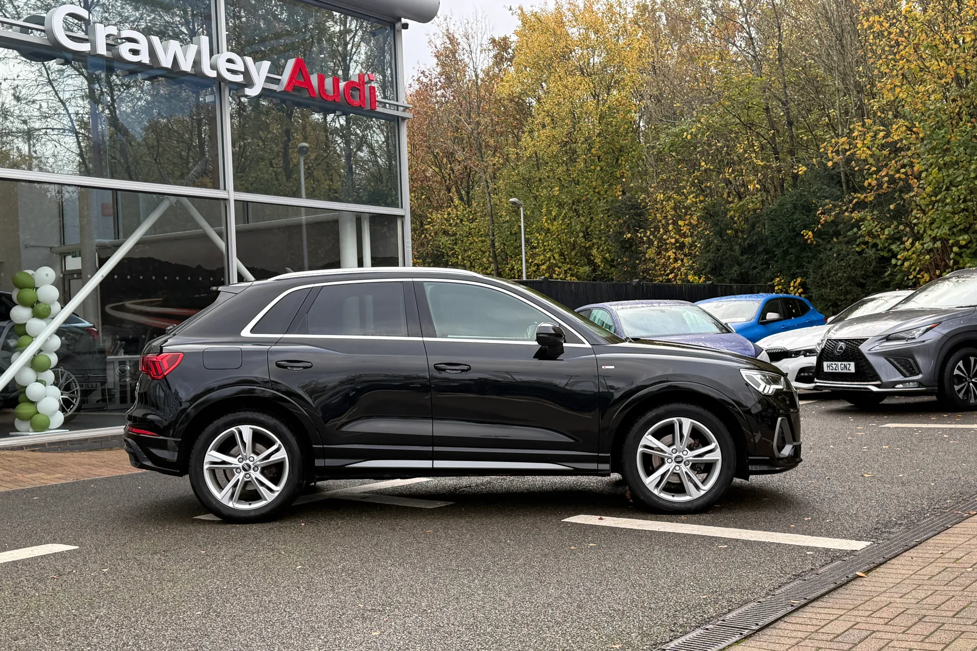 Audi Q3 thumbnail image number 2