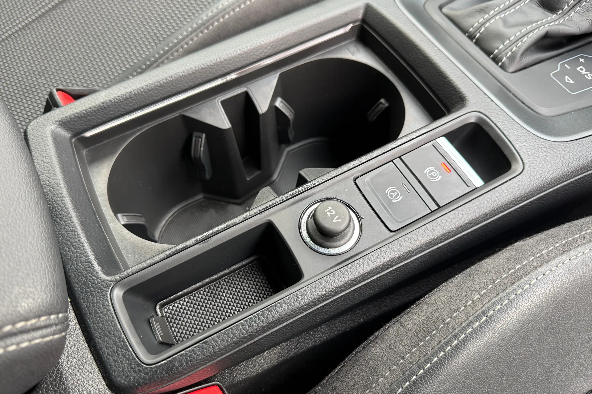 Audi Q3 thumbnail image number 37