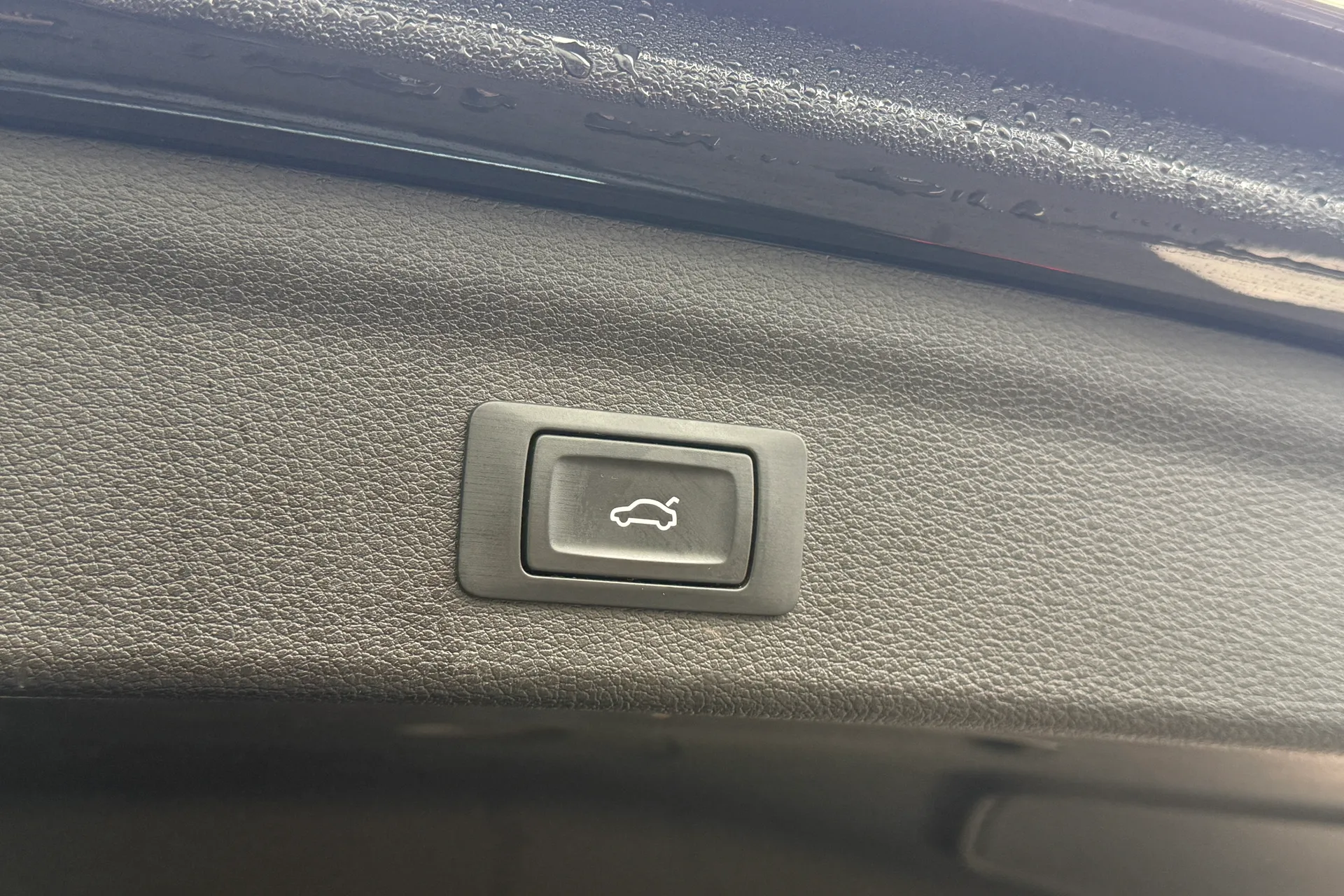 Audi Q3 thumbnail image number 22