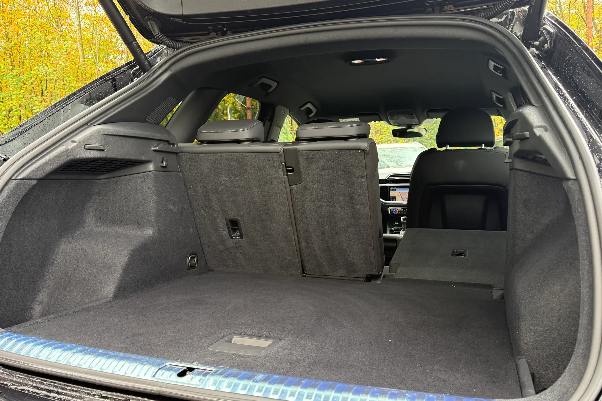 Audi Q3 thumbnail image number 24