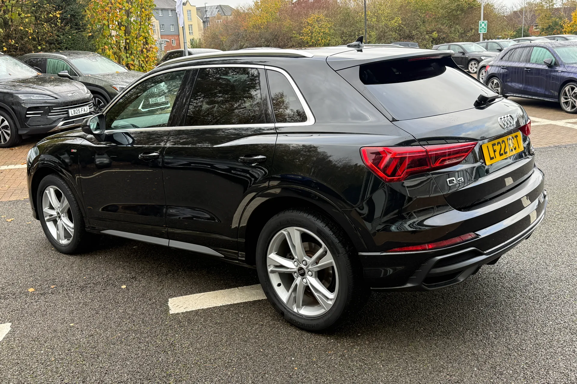 Audi Q3 thumbnail image number 9