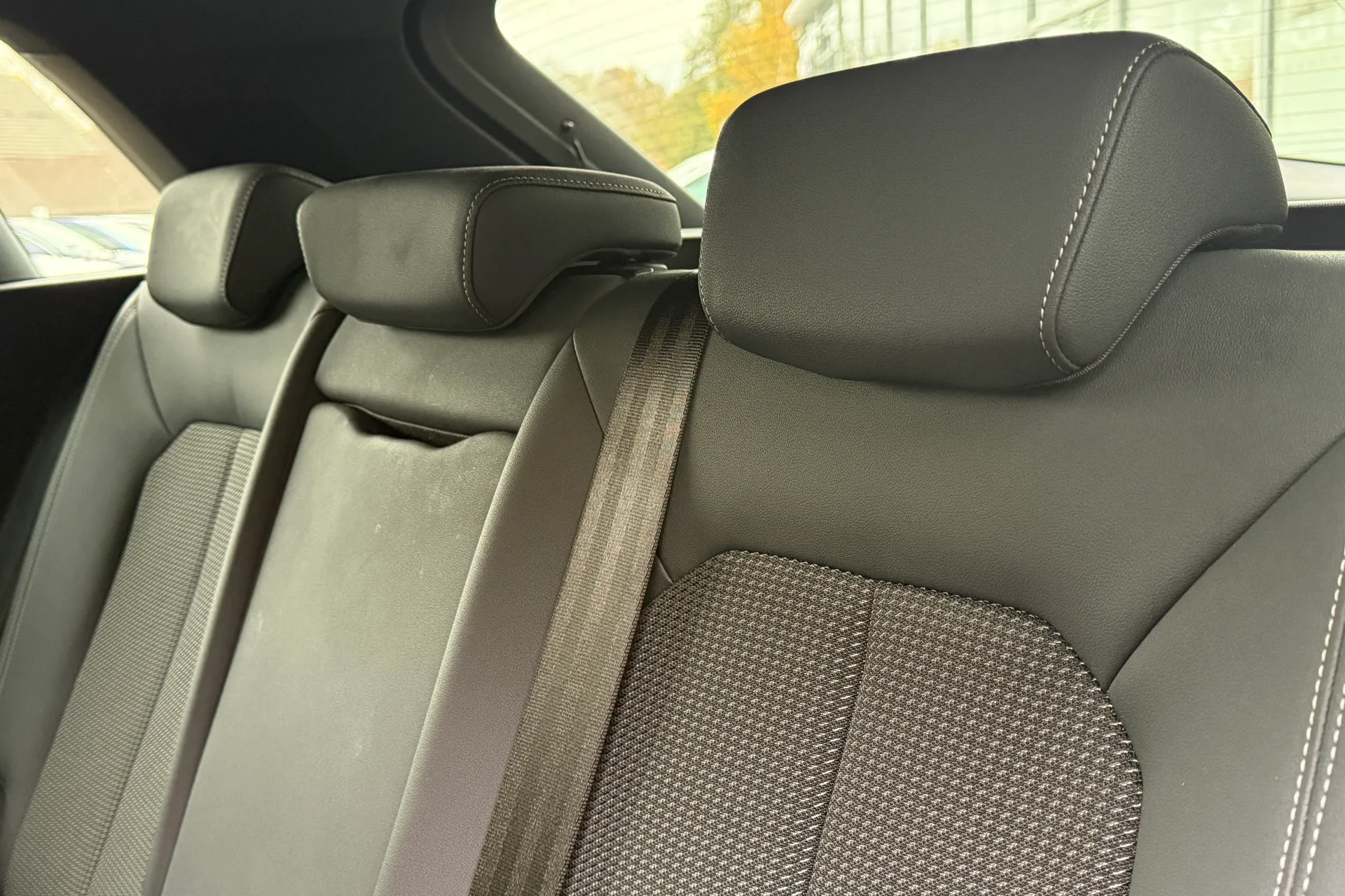 Audi Q3 thumbnail image number 32