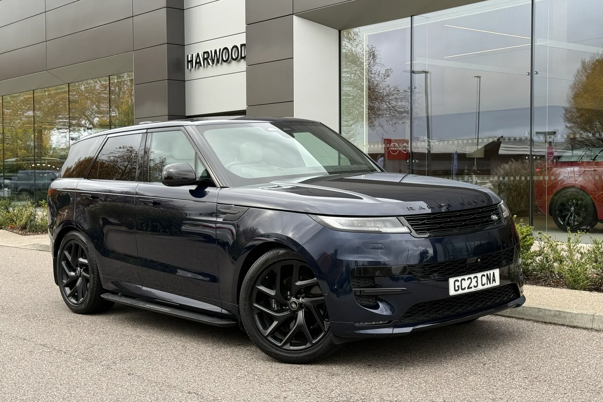 LAND ROVER RANGE ROVER SPORT focused image