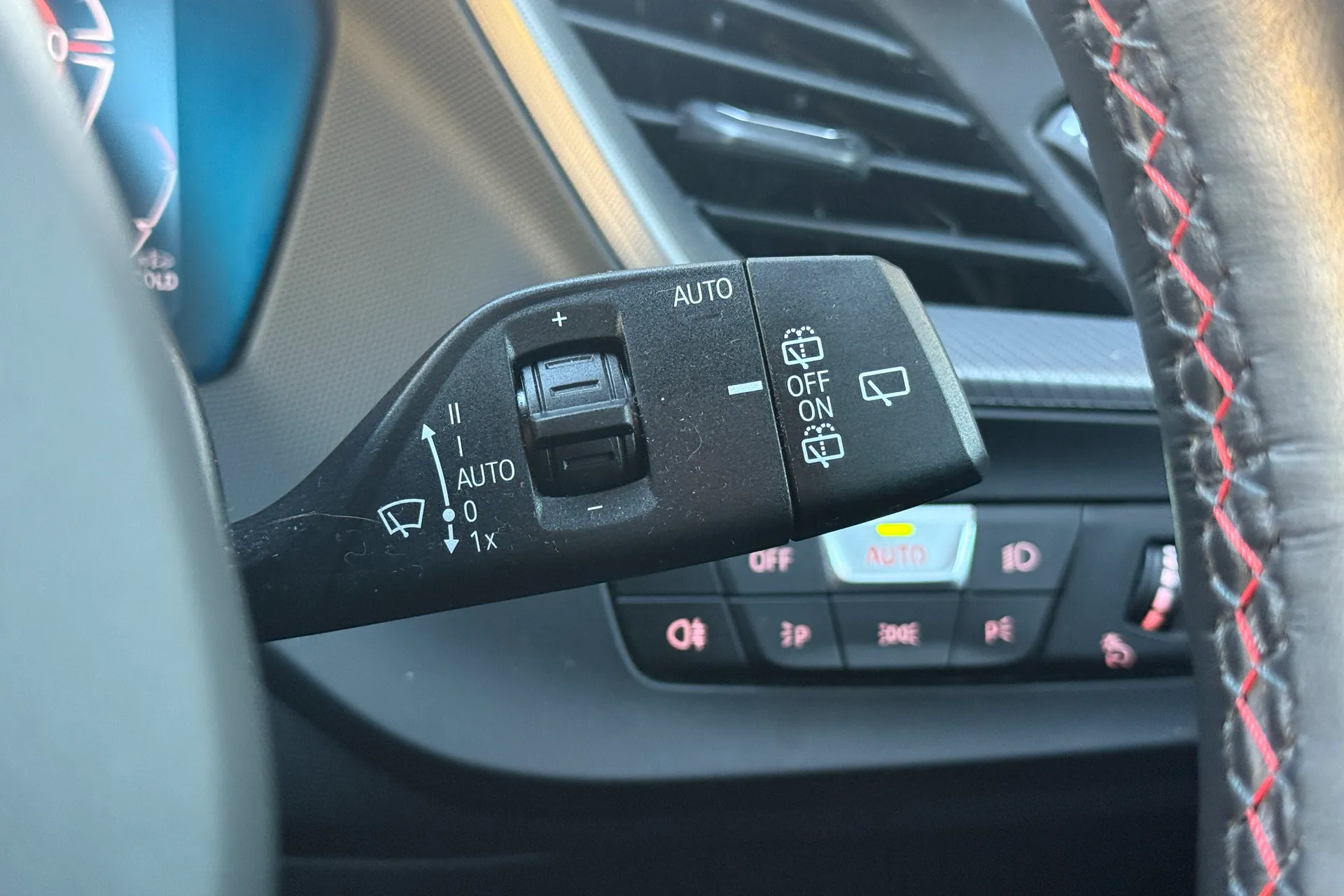 BMW 1 SERIES thumbnail image number 16