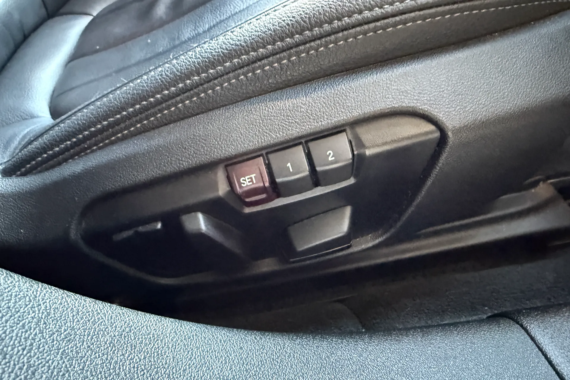 BMW 1 SERIES thumbnail image number 34