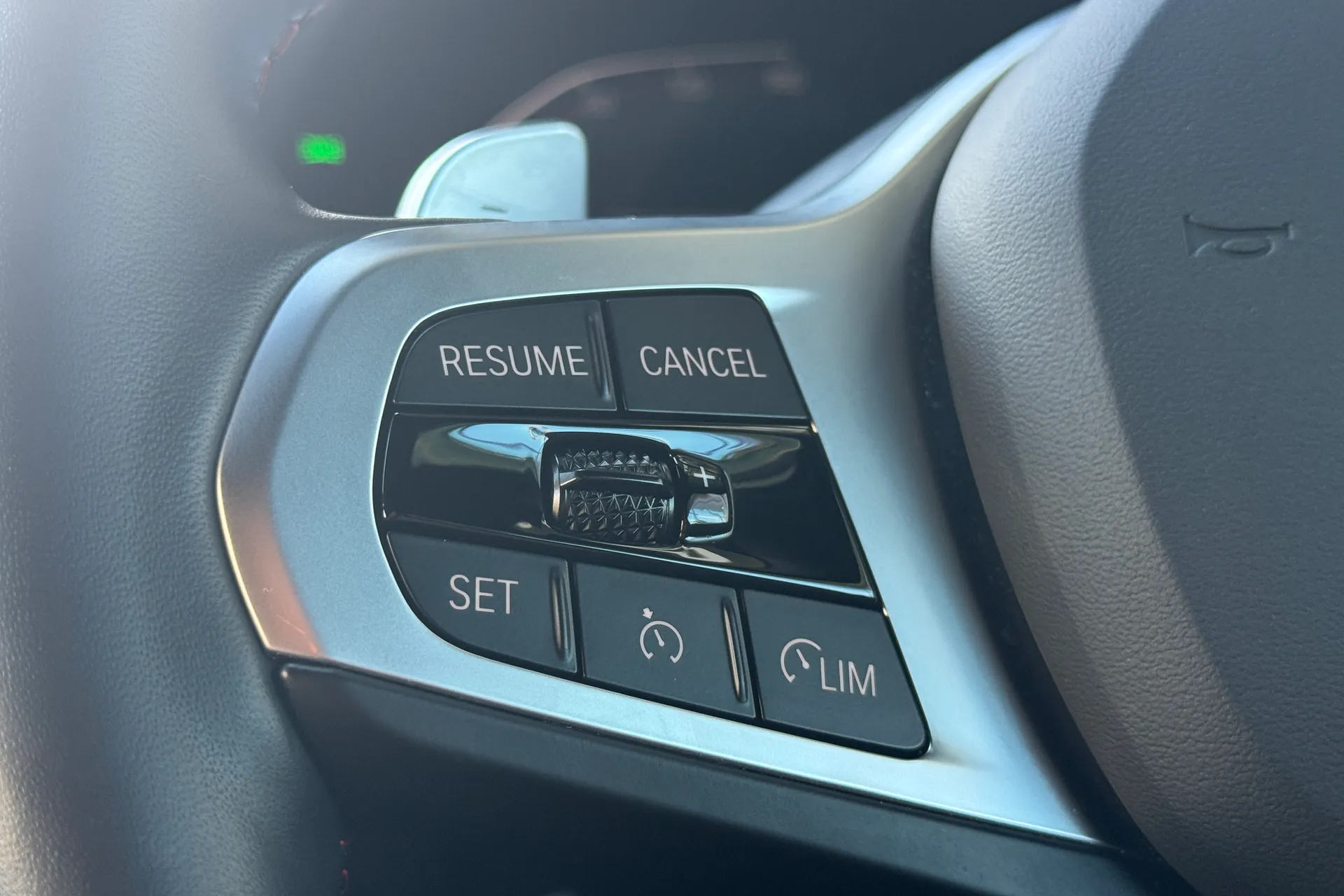 BMW 1 SERIES thumbnail image number 12