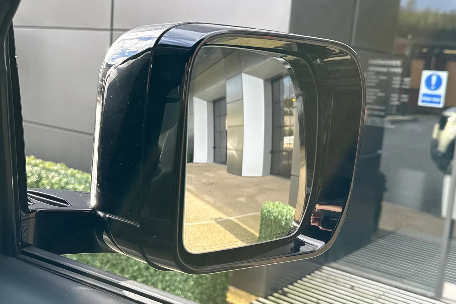 LAND ROVER DEFENDER thumbnail image number 15