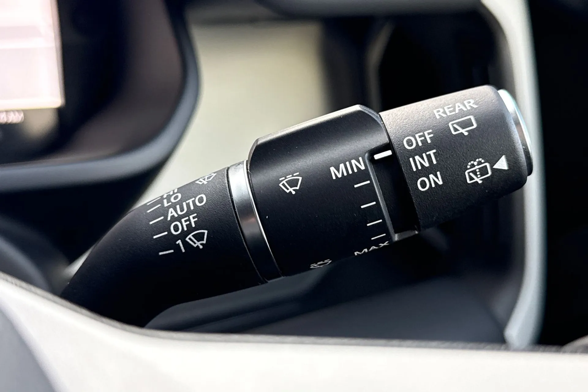 LAND ROVER DEFENDER thumbnail image number 63