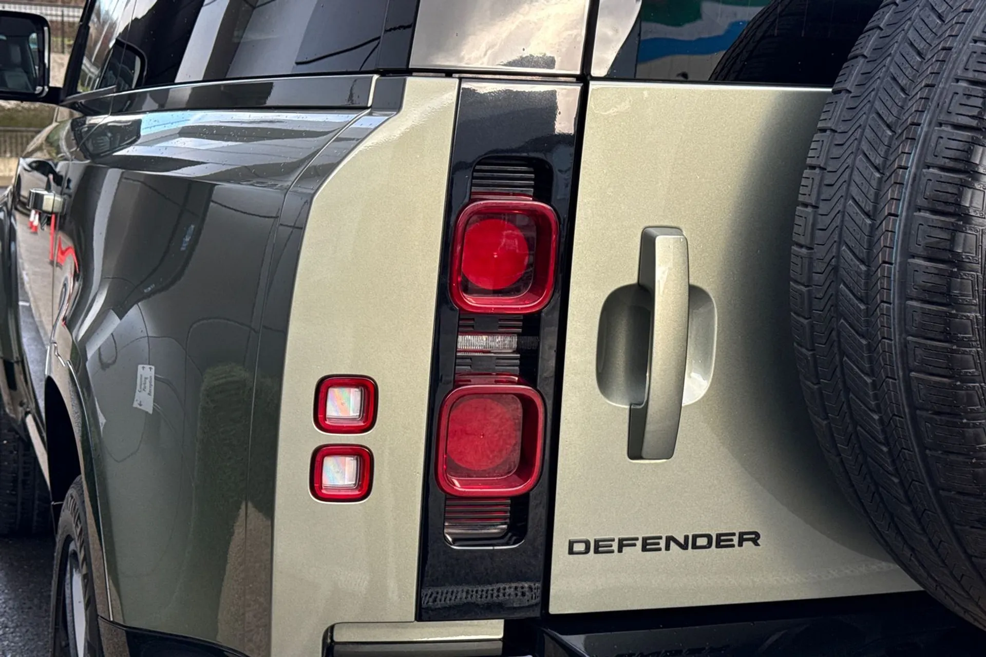 LAND ROVER DEFENDER thumbnail image number 26