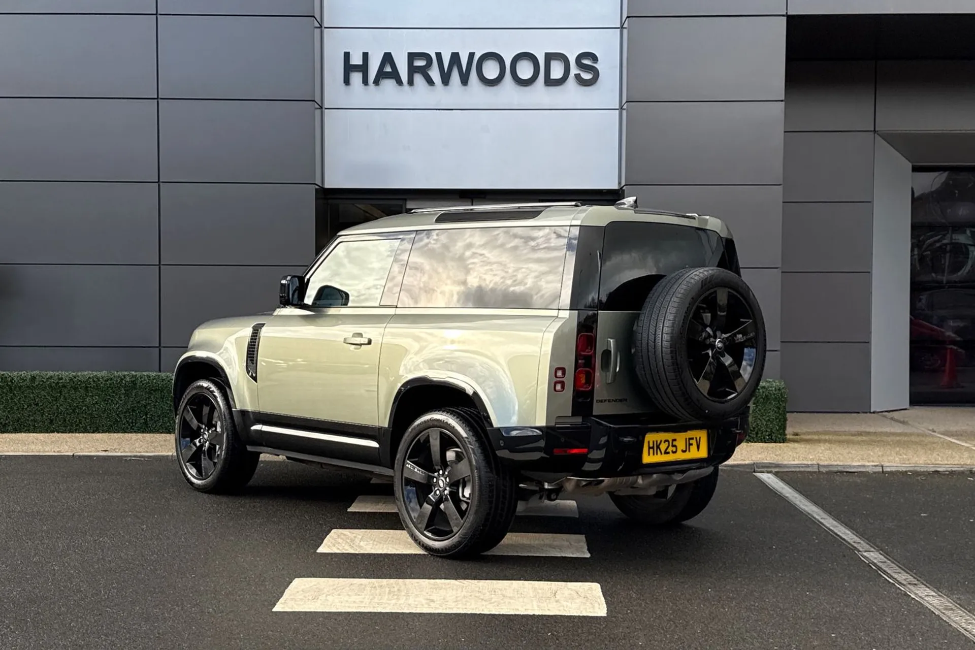 LAND ROVER DEFENDER thumbnail image number 9