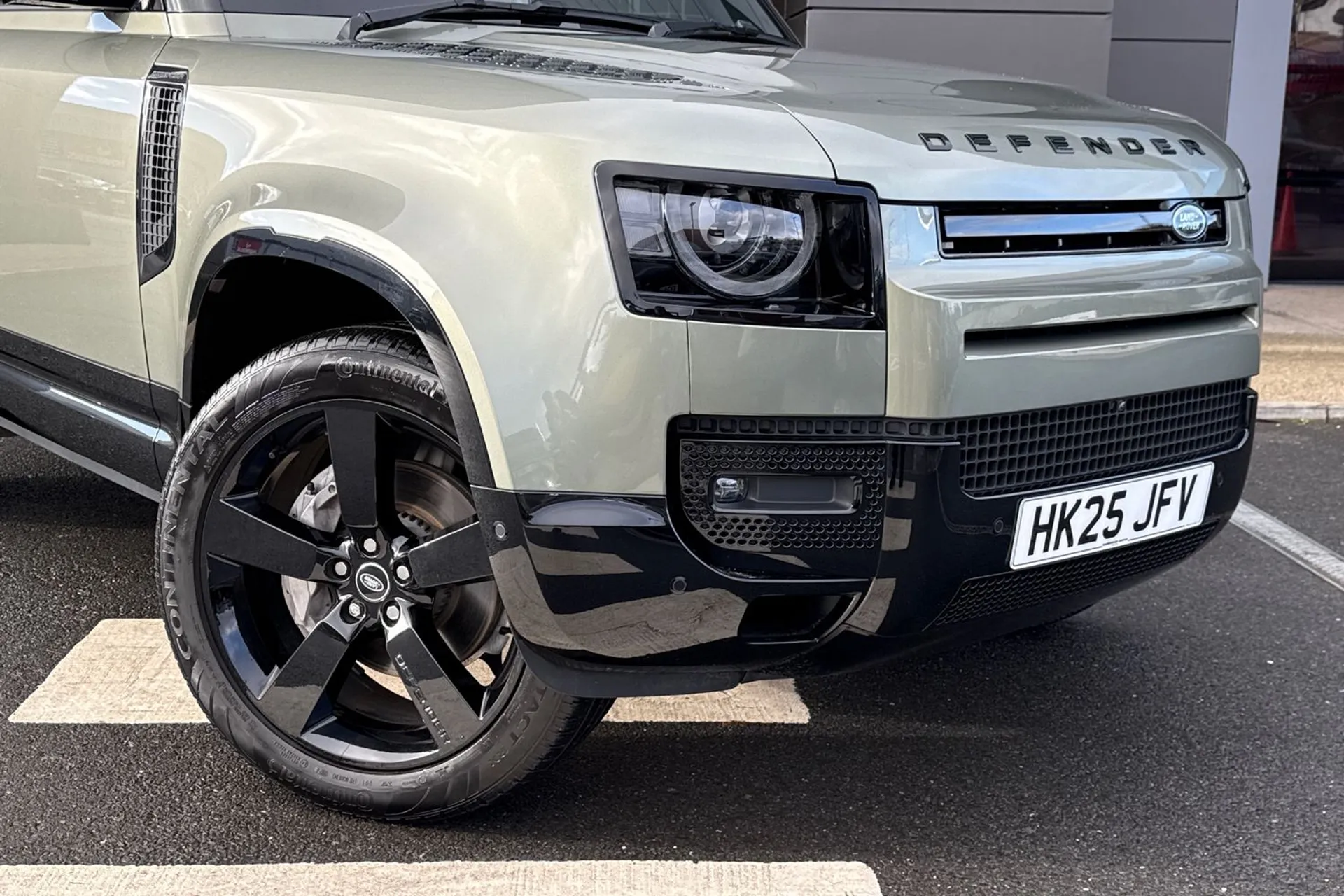 LAND ROVER DEFENDER thumbnail image number 17