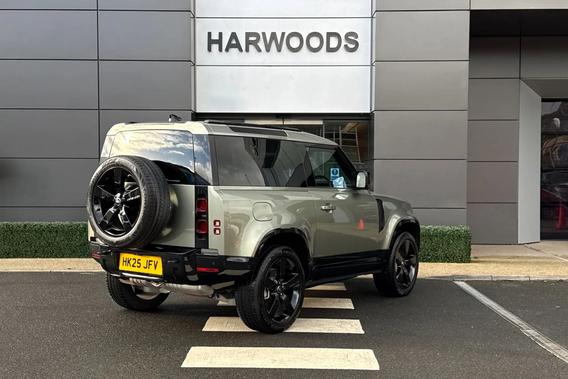 LAND ROVER DEFENDER thumbnail image number 6