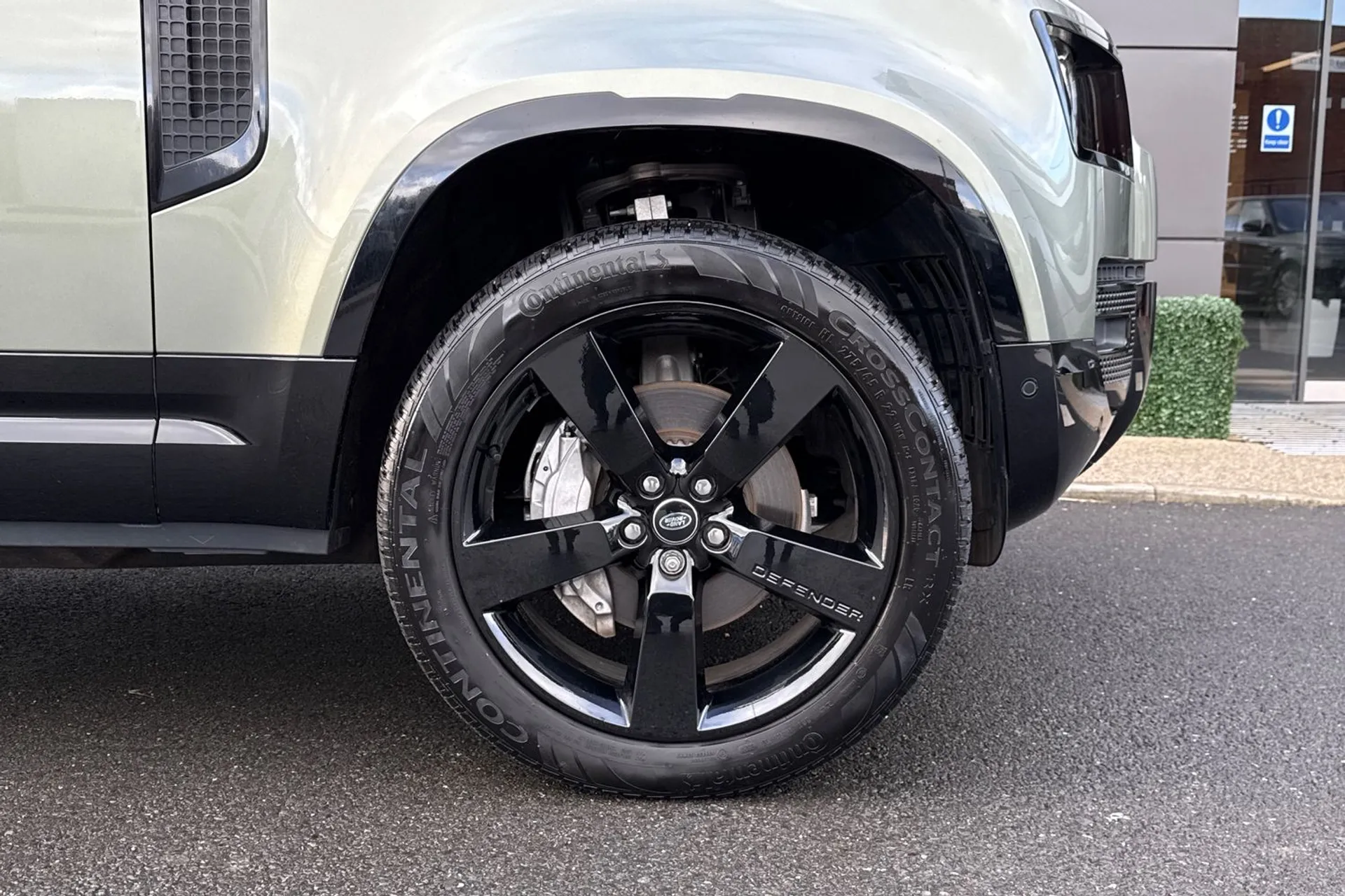 LAND ROVER DEFENDER thumbnail image number 18