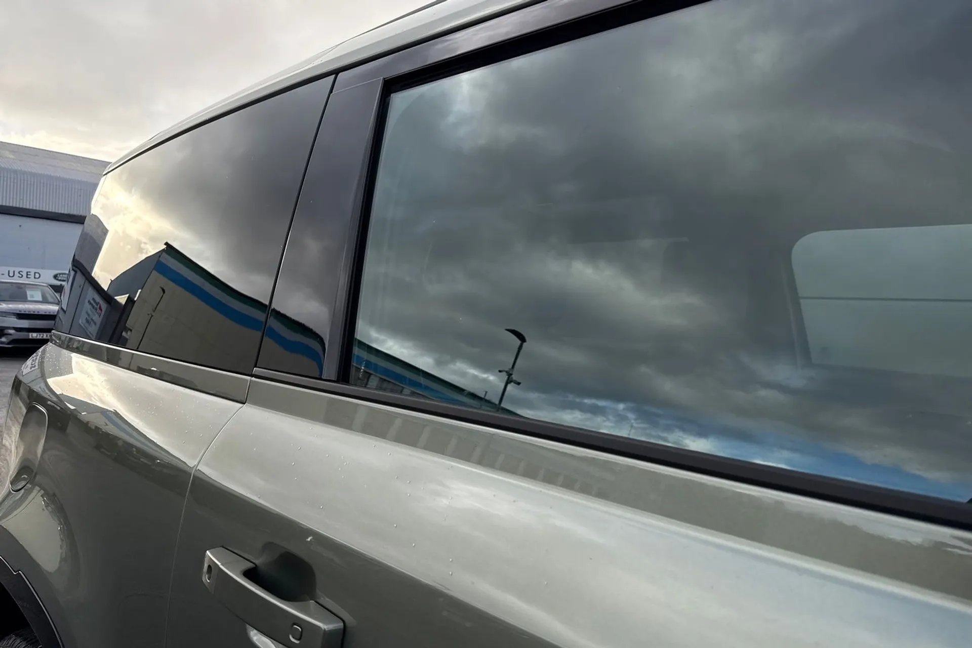 LAND ROVER DEFENDER thumbnail image number 23