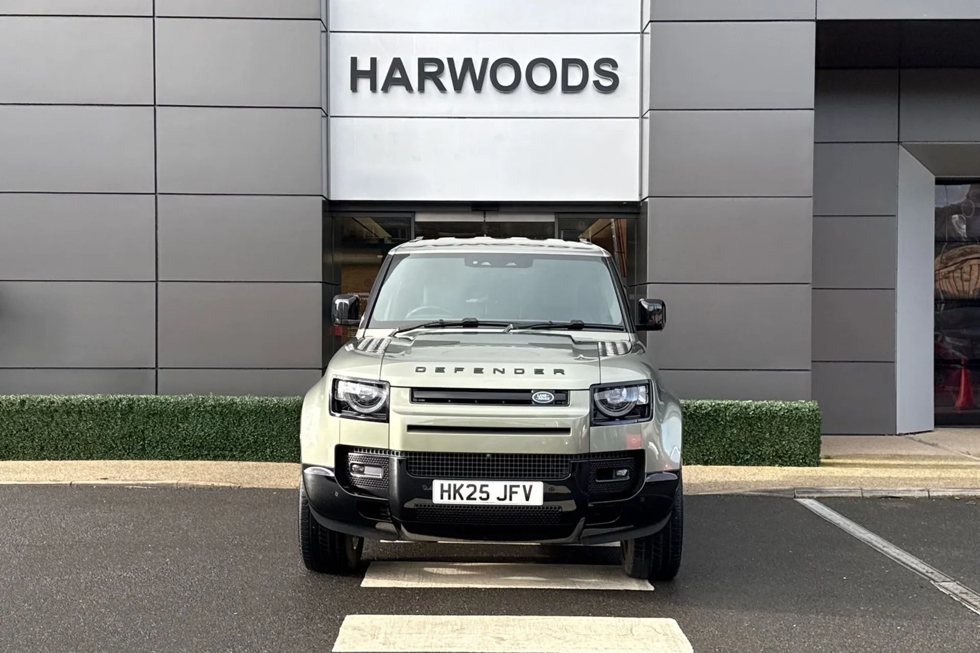 LAND ROVER DEFENDER thumbnail image number 16