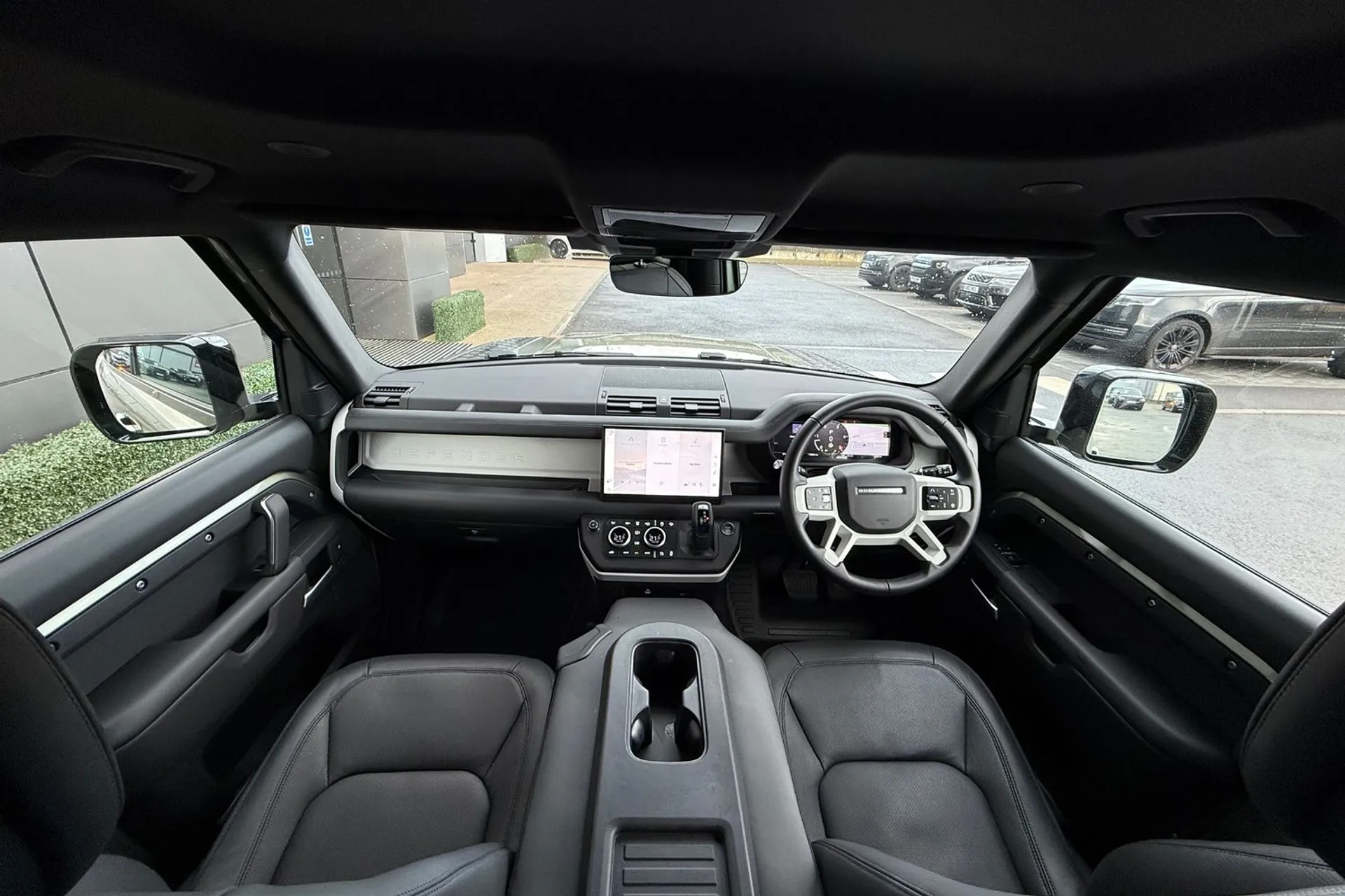 LAND ROVER DEFENDER thumbnail image number 3