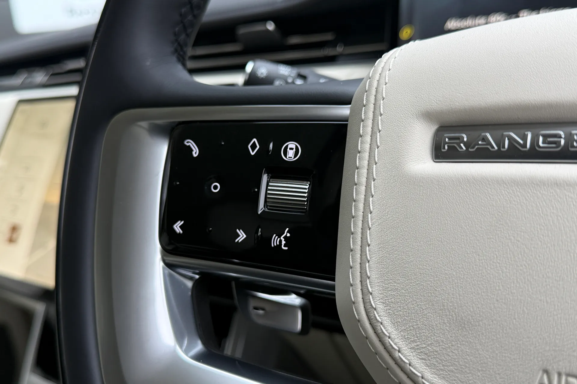 LAND ROVER RANGE ROVER thumbnail image number 41