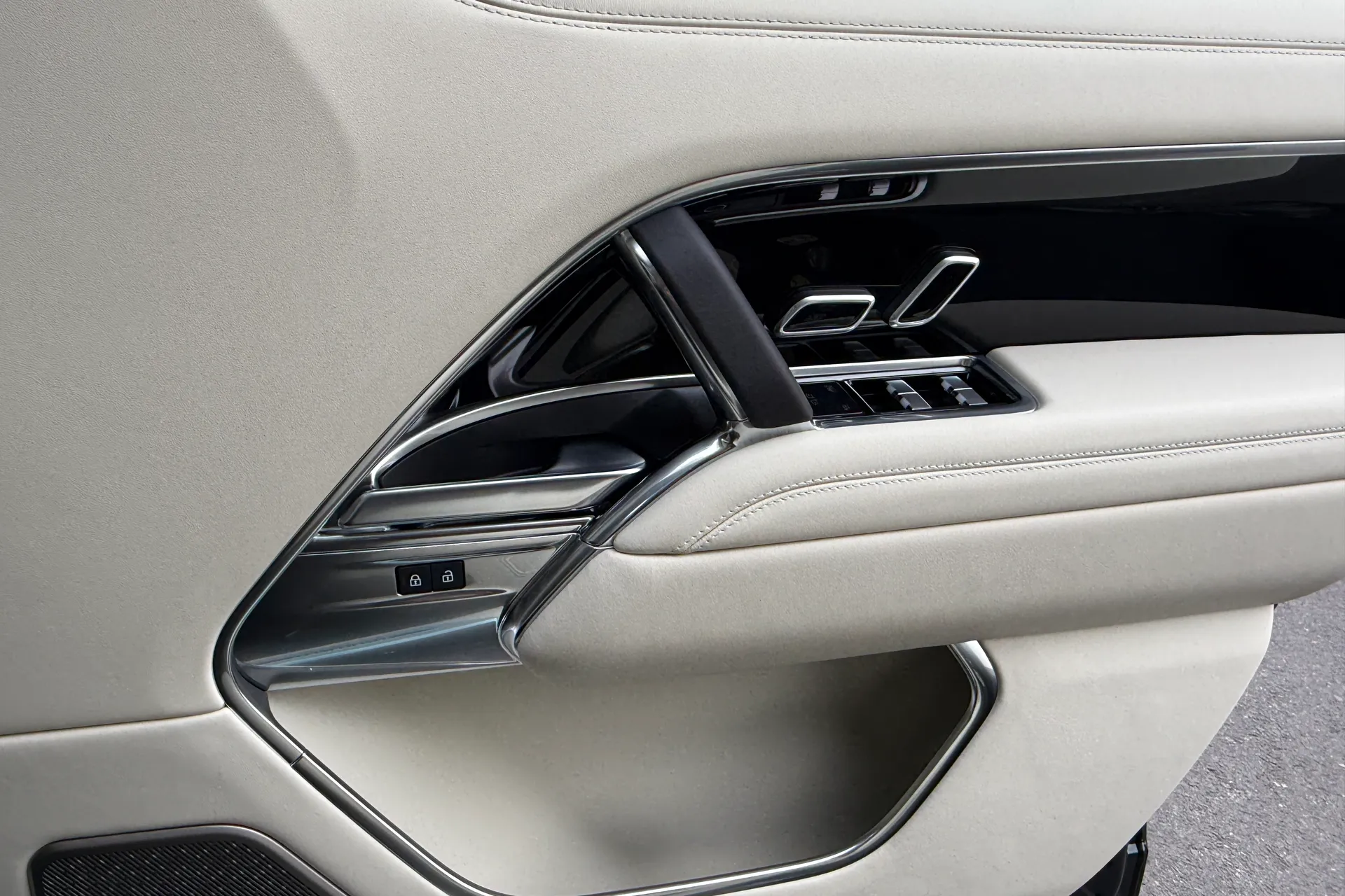 LAND ROVER RANGE ROVER thumbnail image number 56