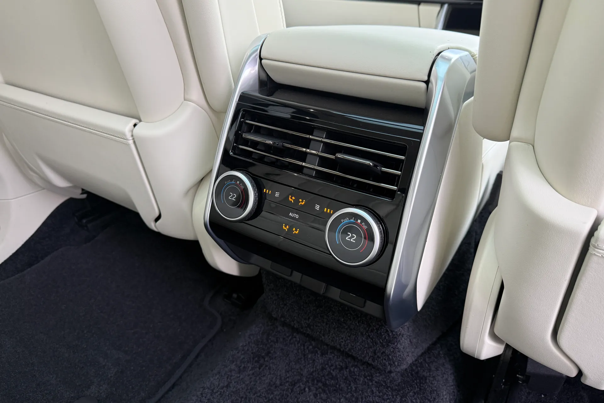 LAND ROVER RANGE ROVER thumbnail image number 60