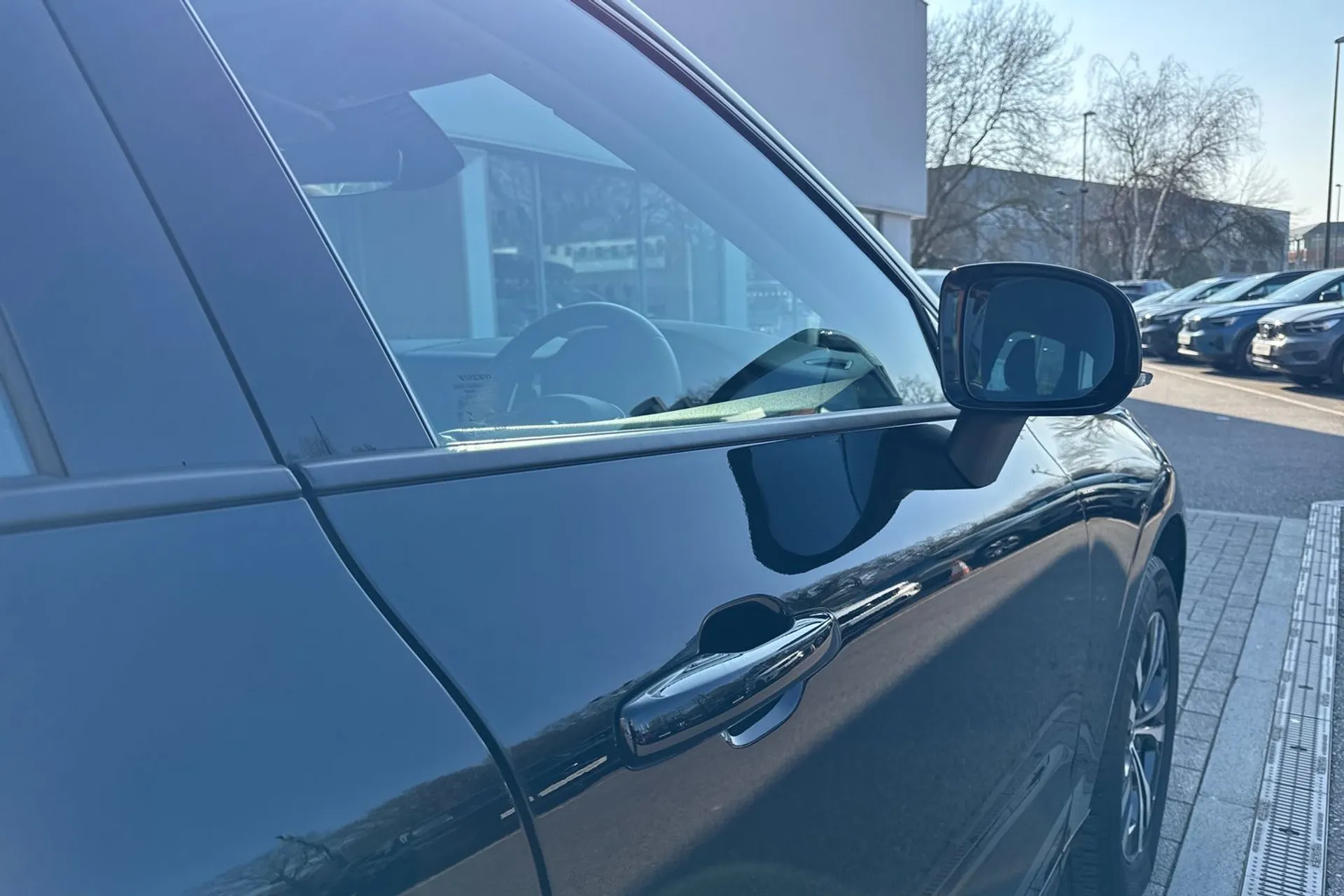 Volvo XC60 thumbnail image number 17