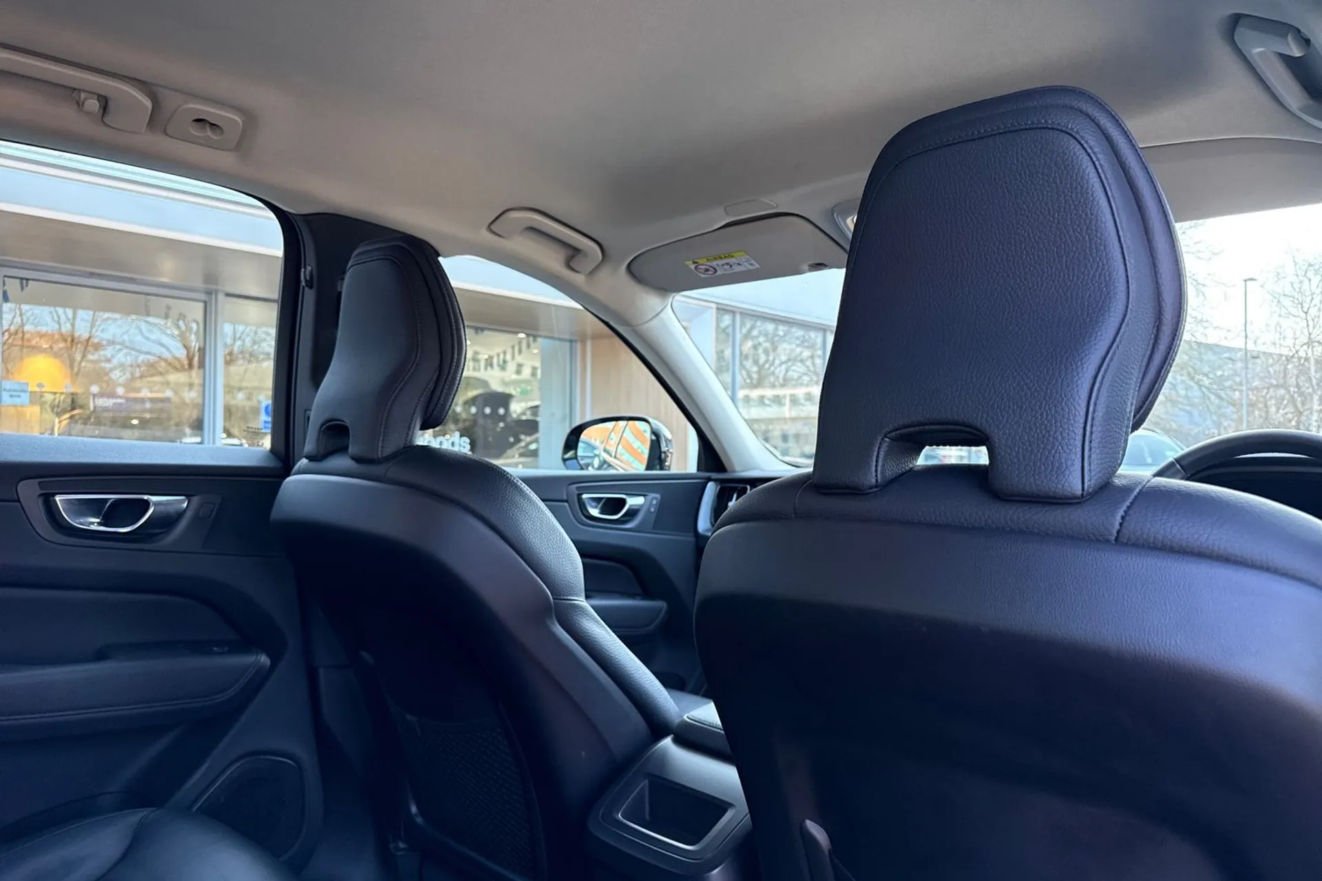 Volvo XC60 thumbnail image number 24