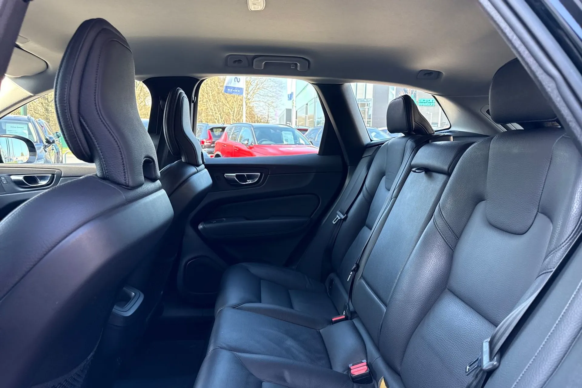 Volvo XC60 thumbnail image number 30