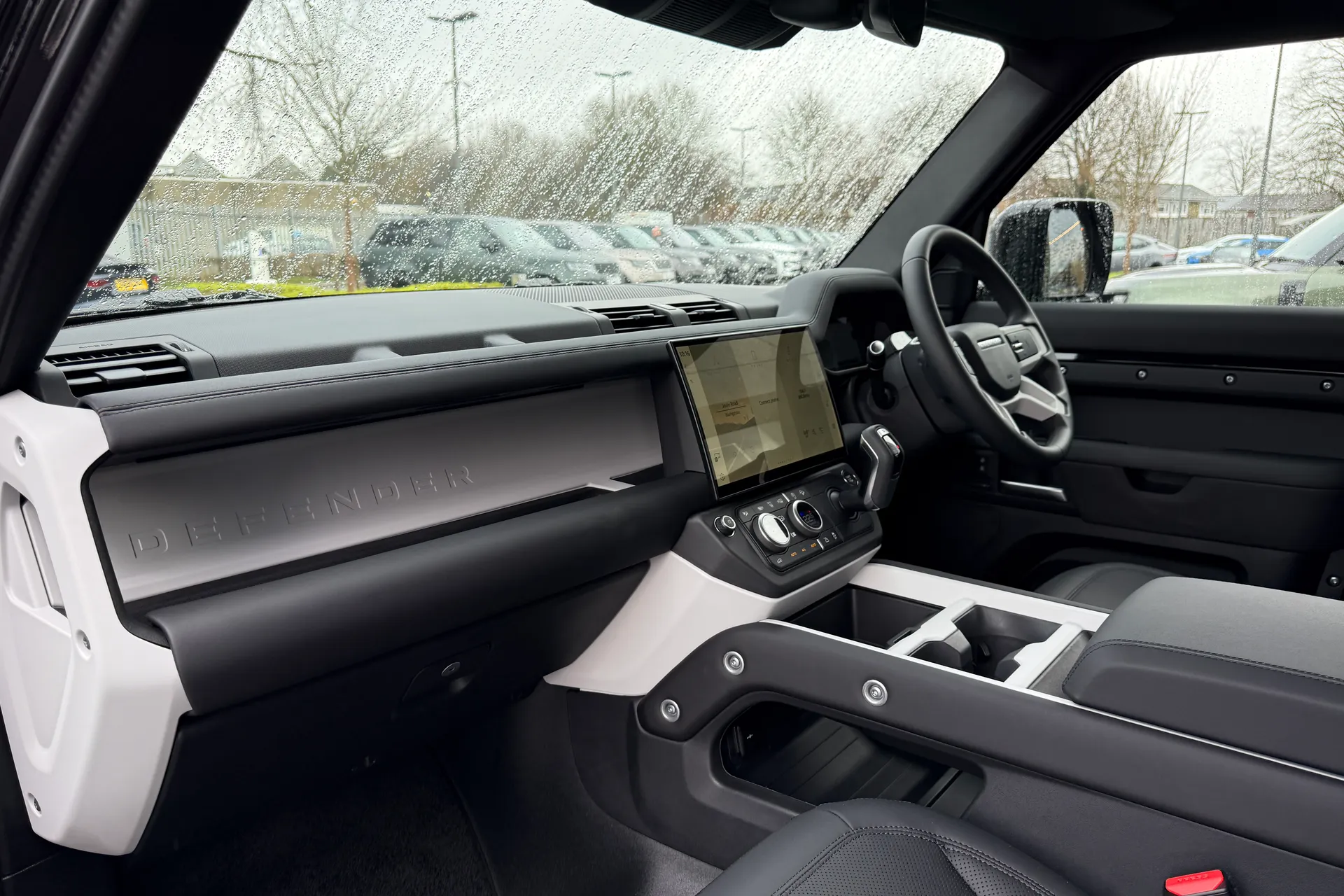 LAND ROVER DEFENDER thumbnail image number 37