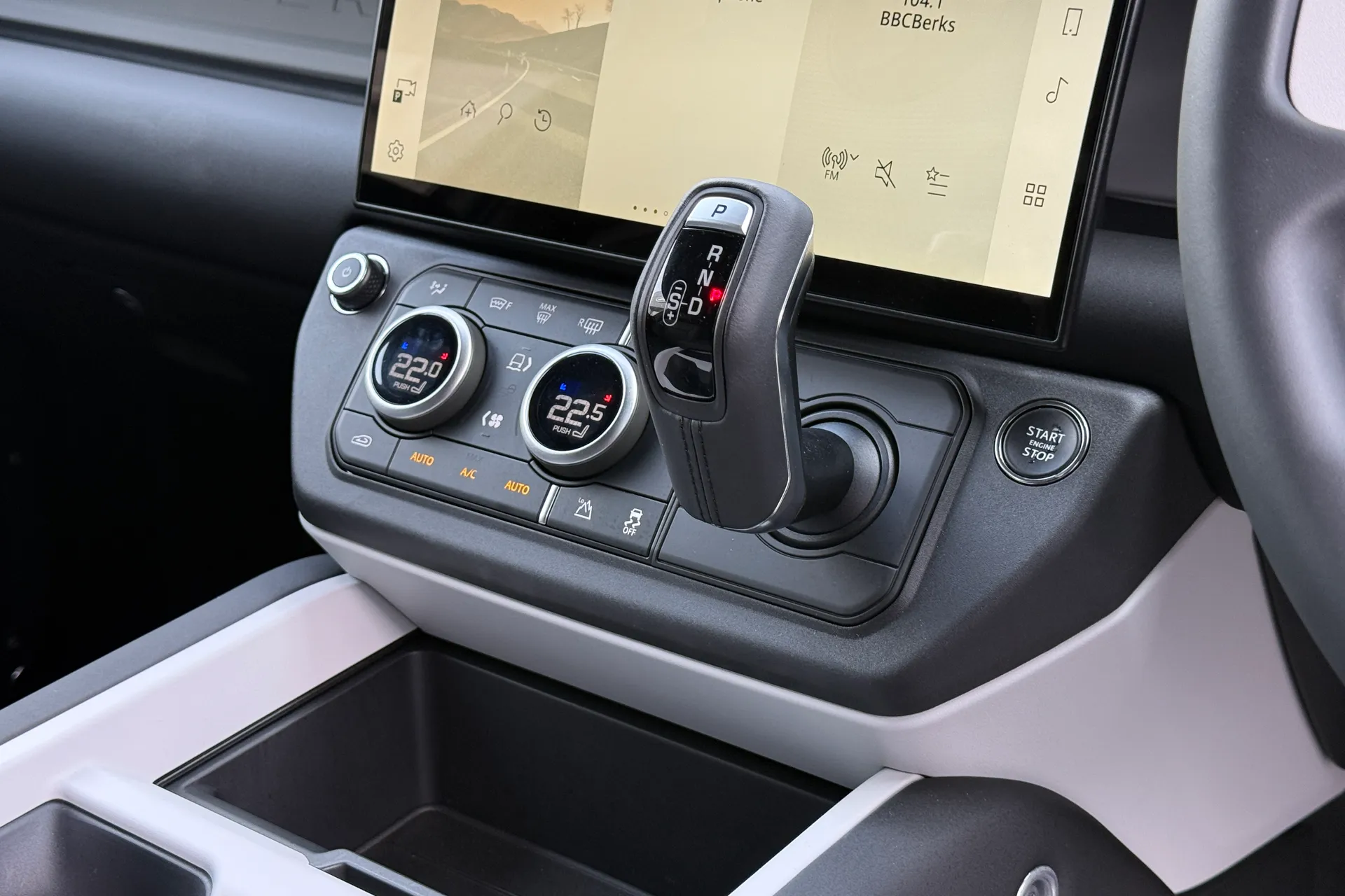 LAND ROVER DEFENDER thumbnail image number 18