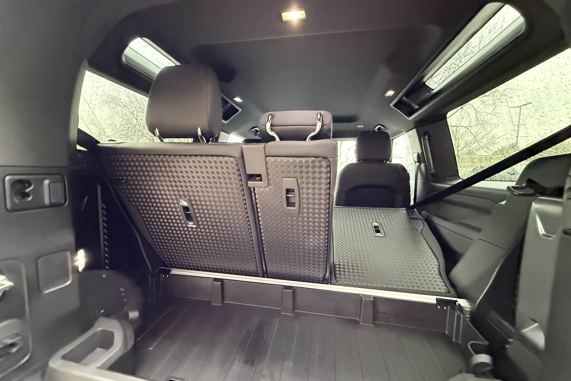 LAND ROVER DEFENDER thumbnail image number 33