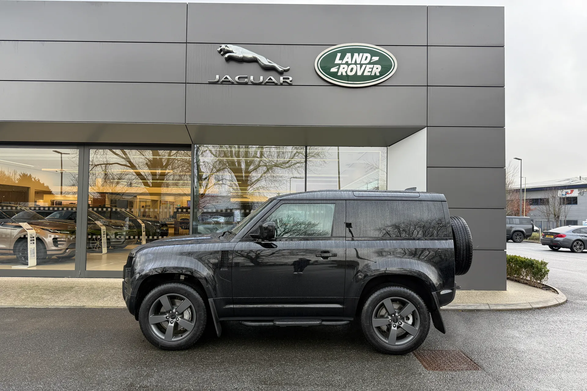 LAND ROVER DEFENDER thumbnail image number 23