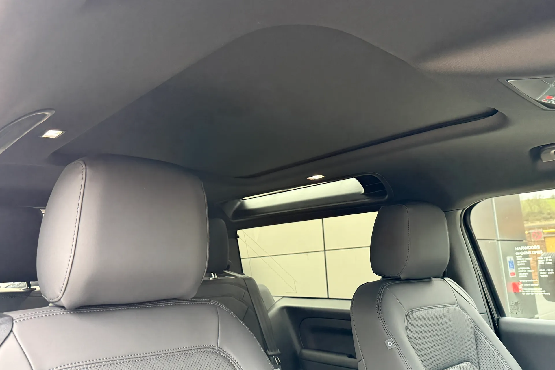 LAND ROVER Defender 90 thumbnail image number 8