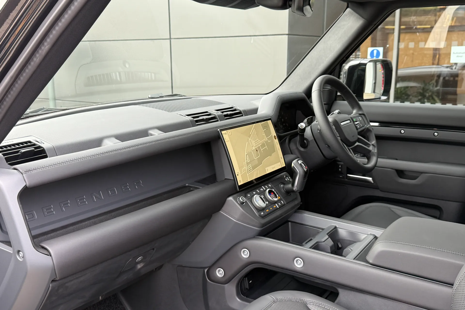 LAND ROVER Defender 90 thumbnail image number 49