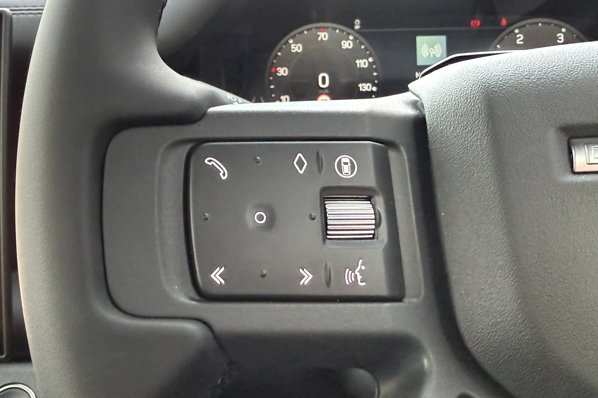 LAND ROVER Defender 90 thumbnail image number 29