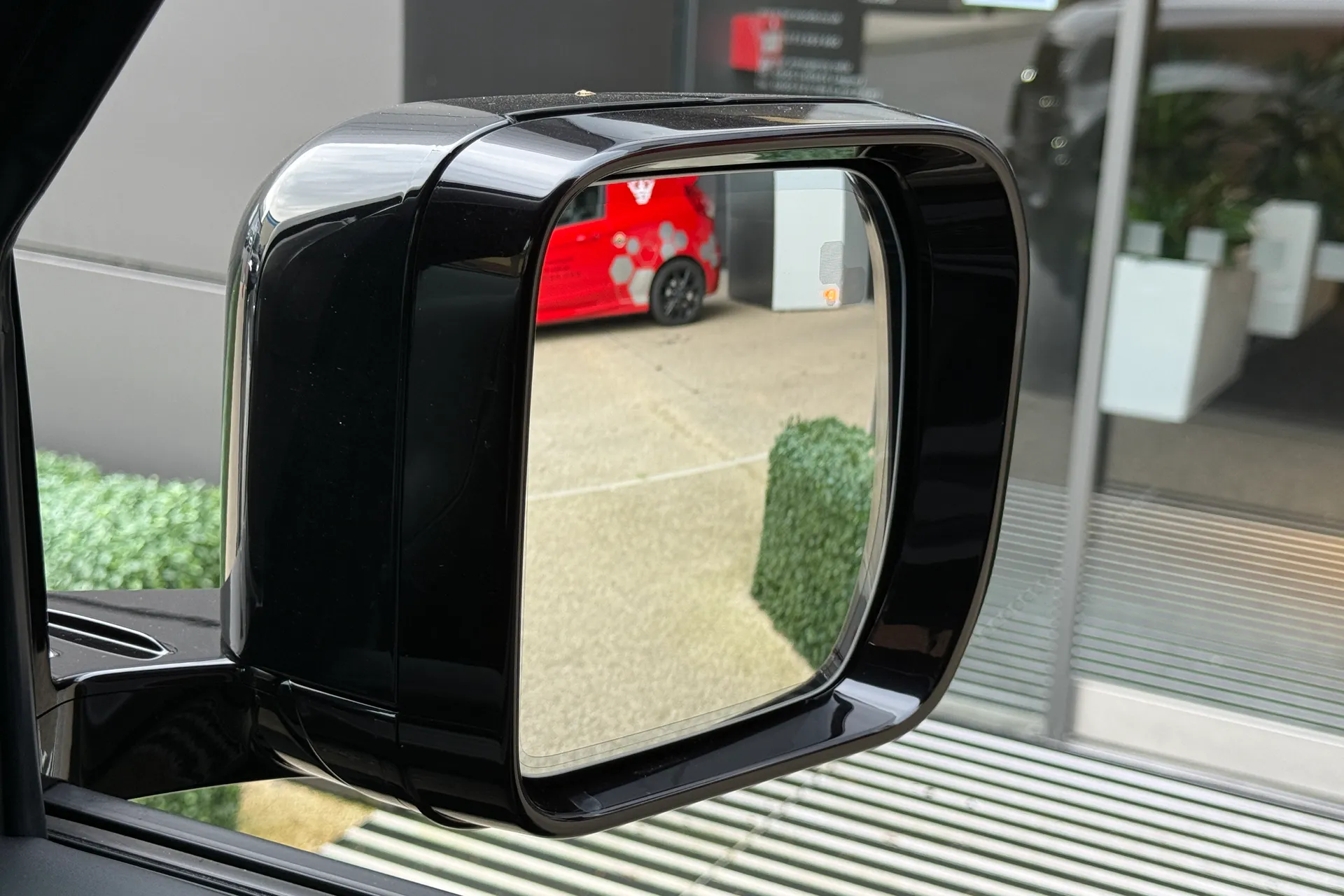 LAND ROVER Defender 90 thumbnail image number 13