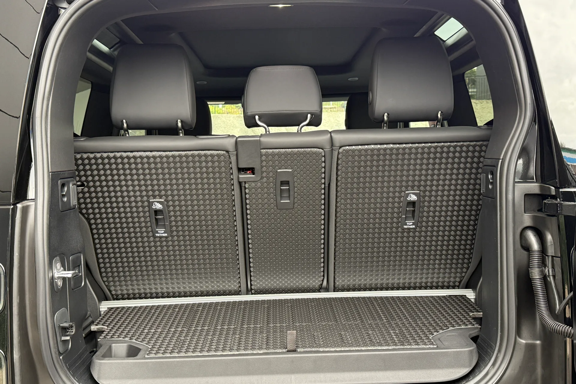 LAND ROVER Defender 90 thumbnail image number 44