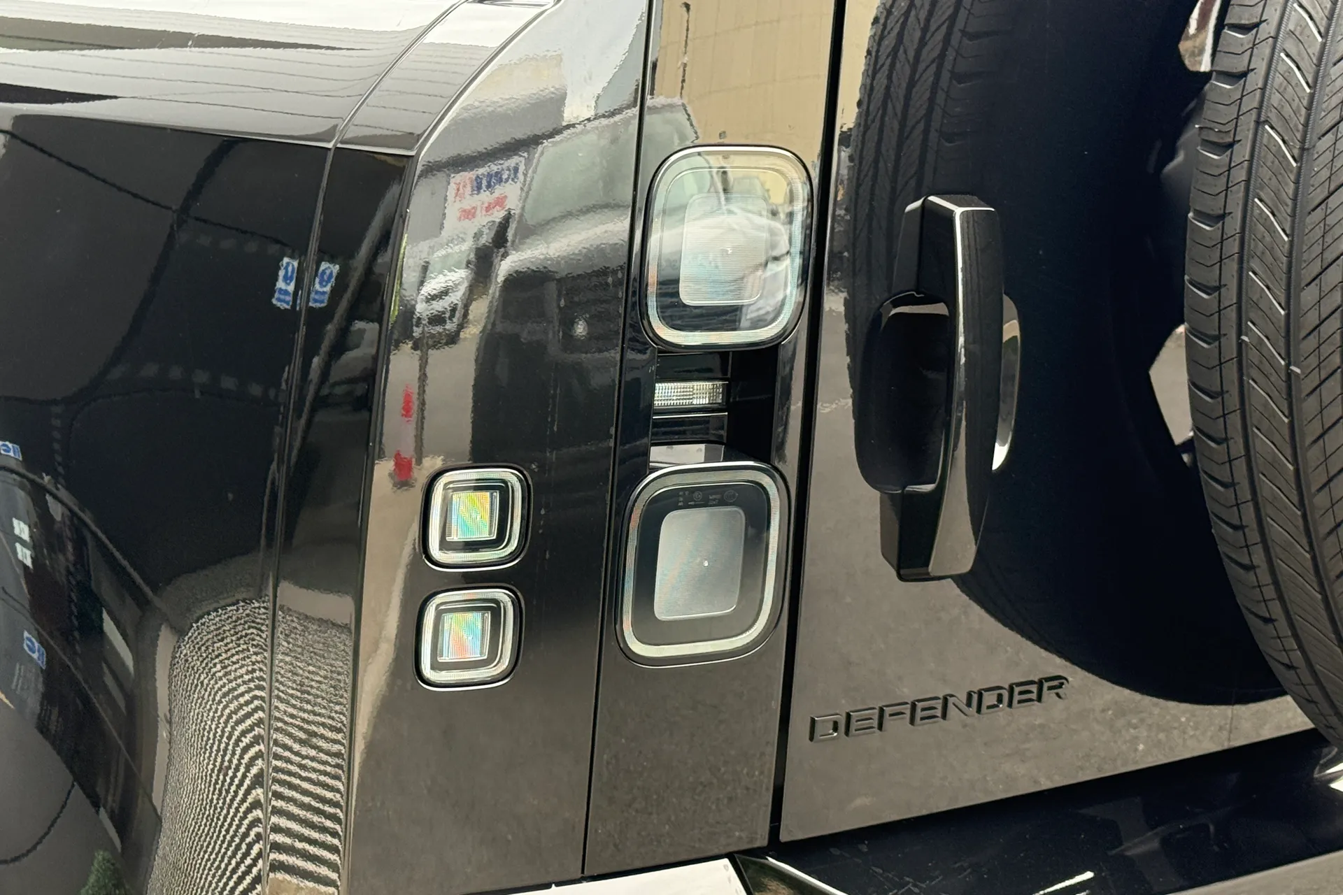 LAND ROVER Defender 90 thumbnail image number 41