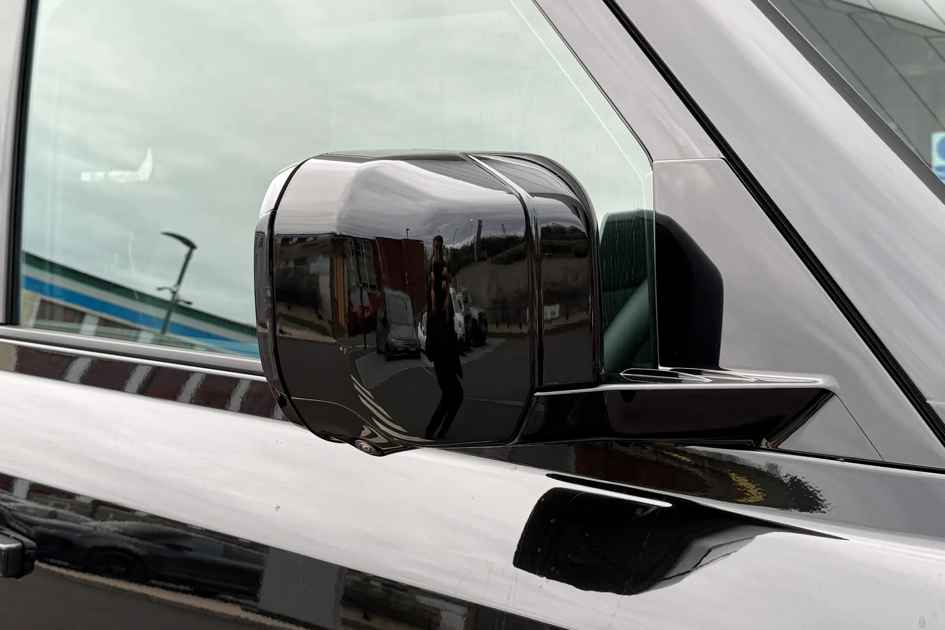 LAND ROVER Defender 90 thumbnail image number 34